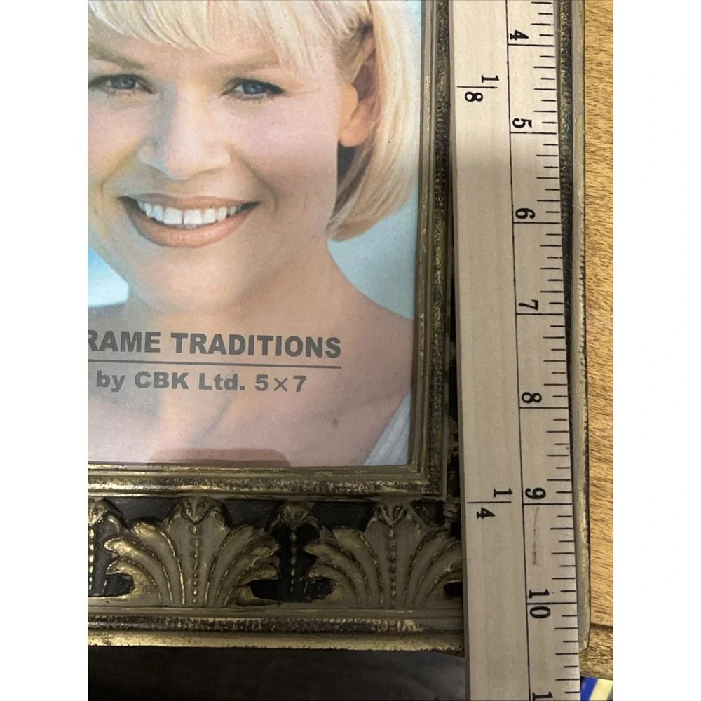 PHOTO FRAME ... Frame Traditions by CBK Ltd. 5 X 7...heavy See Photos For Flaw